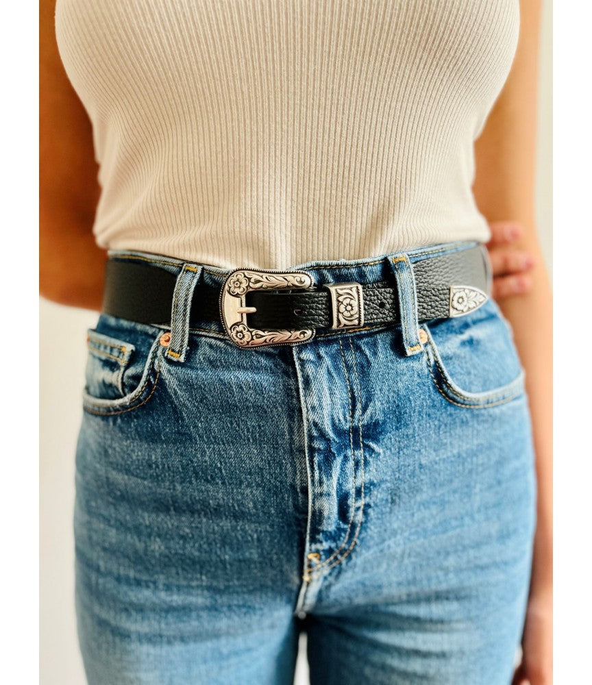 Sartana woman black leather